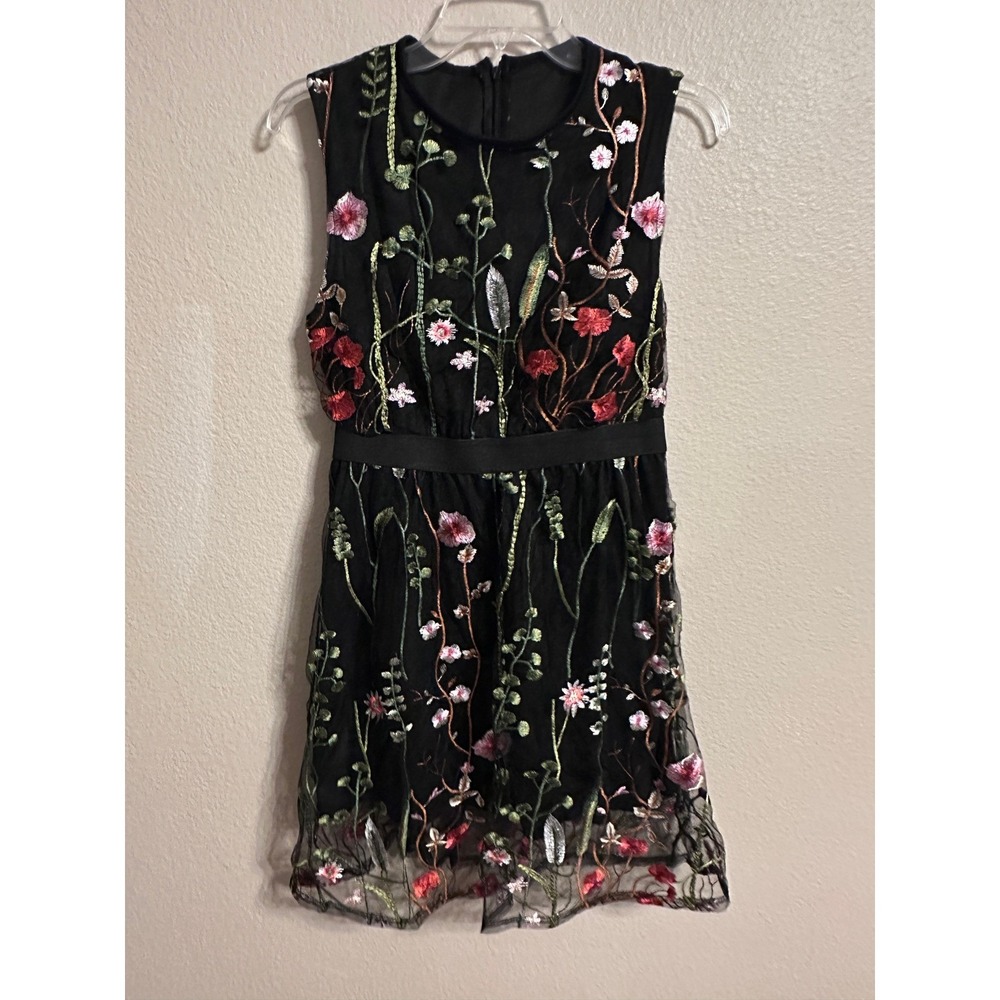 Black Floral Embroidered Sleeveless Dress -‎ Party Cocktail Occasion Medium